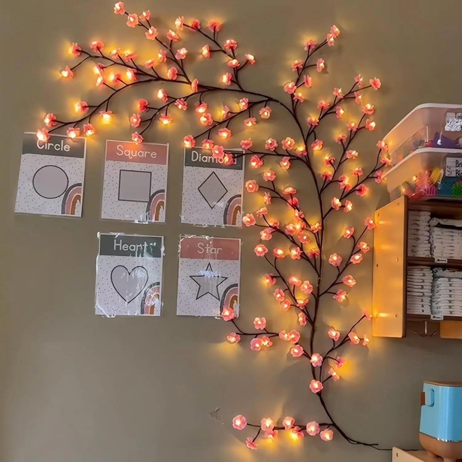 LED Kirschblüten Lichterzweig – Dekorative Wanddeko für Innenräume, USB-betrieben